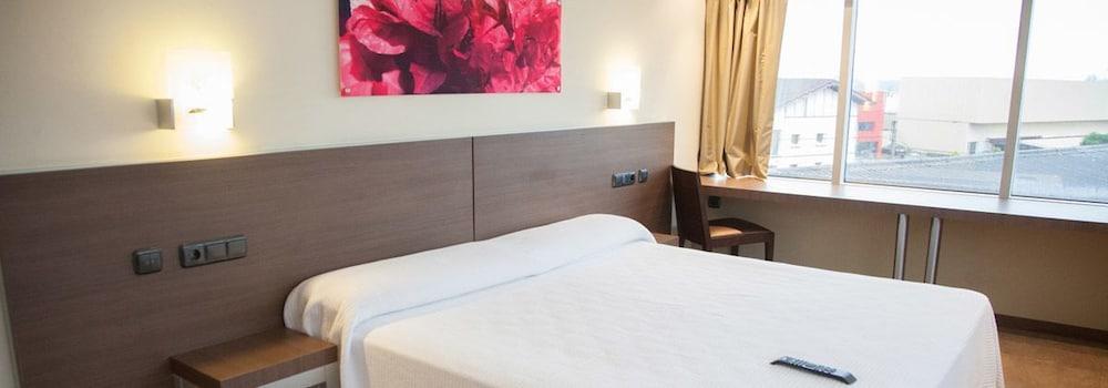 Hotel Izelai Alsasua Εξωτερικό φωτογραφία